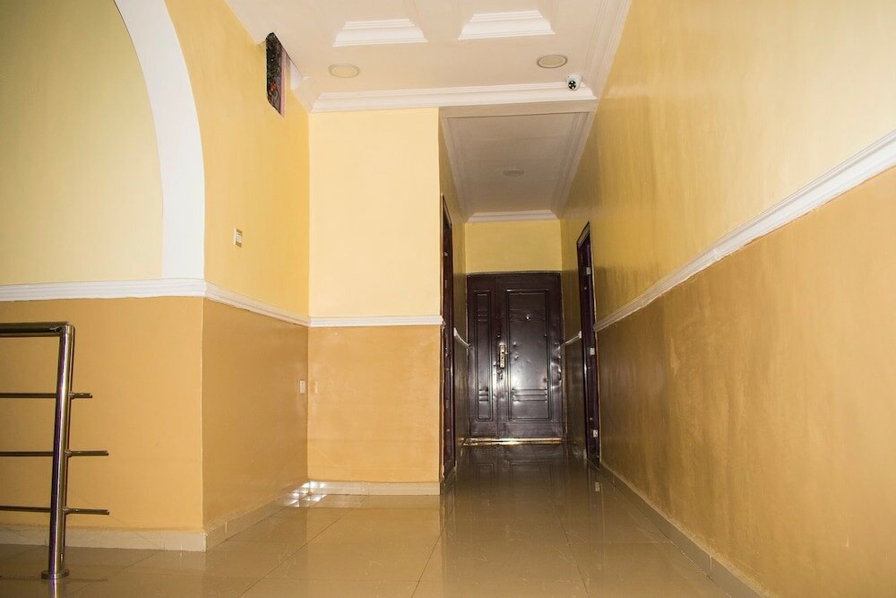 Фото Crestview Hotel & Suites