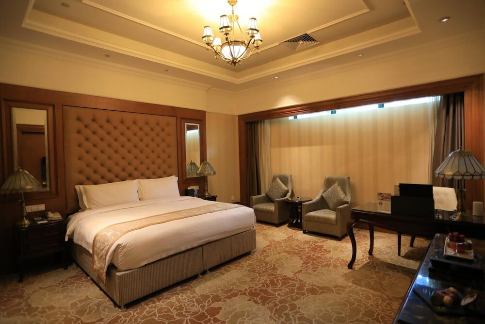 Фото Chongqing Auwi Hotel