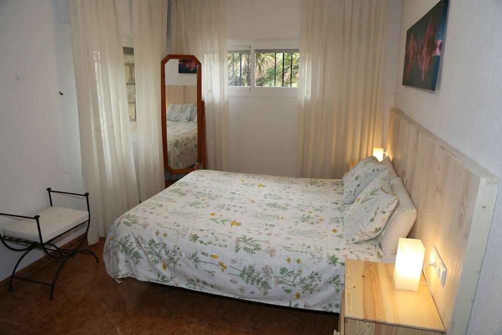 Фото Villa Ana Apartments