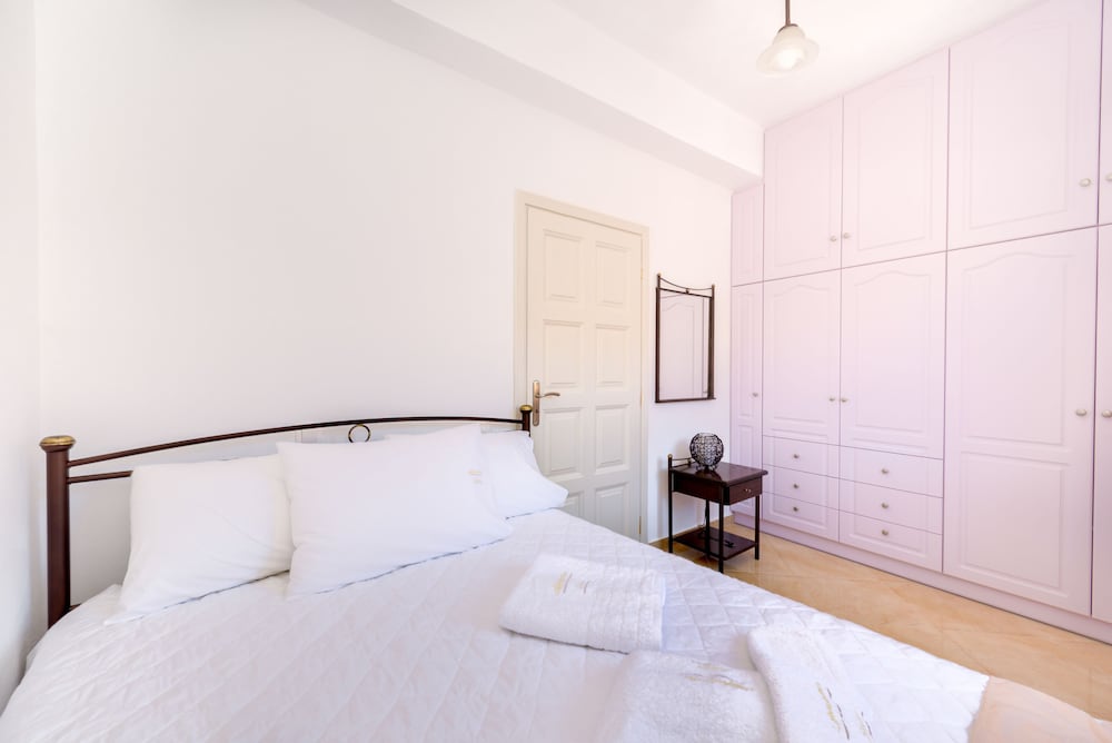 Фото Aspalathos Suites