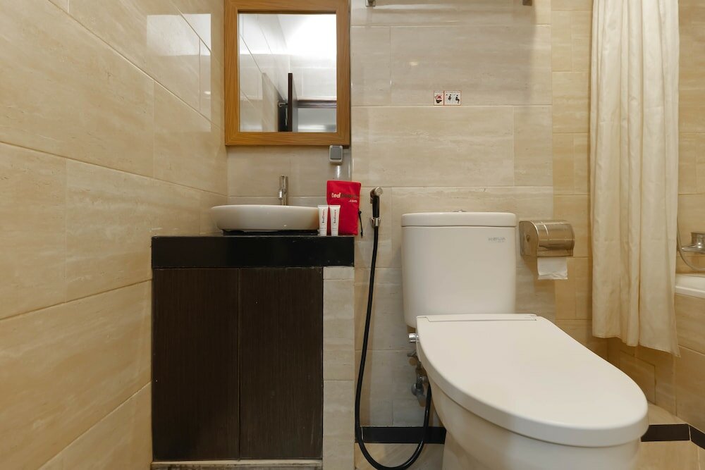 Фото RedDoorz Plus near Pantai Losari