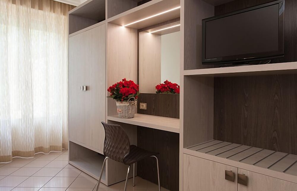 Фото Hotel Dolce Vita Cesenatico
