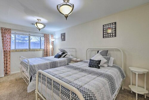 Гостиница Lewisville Ranch House for Rent on 5 Acres! в Льюисвилле