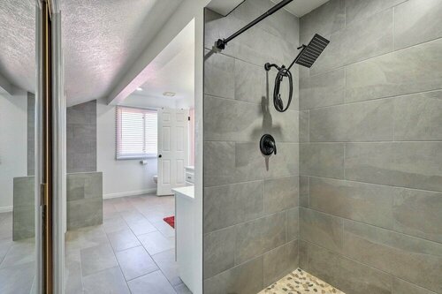 Гостиница Sunny St George Condo w Mtn-view Balcony! в Сент-Джордже