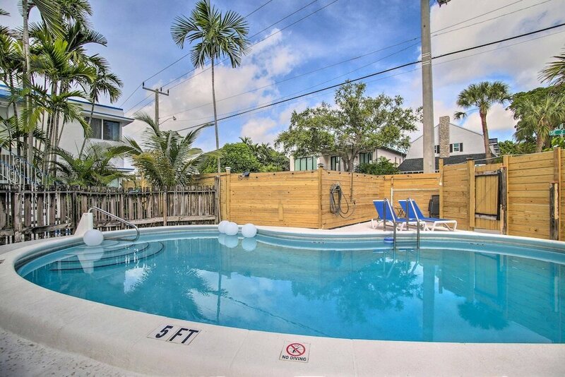 Гостиница Bright Ft Lauderdale Condo w Community Pool! в Форт-Лодердейл