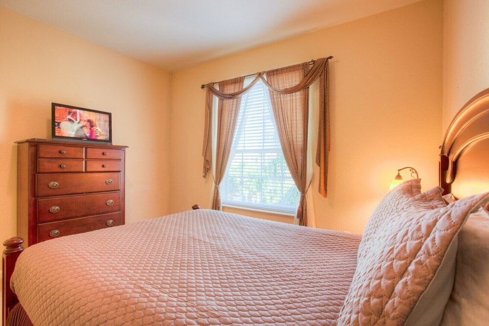 Фото Lovely Third-floor Vista Cay Resort Condo!