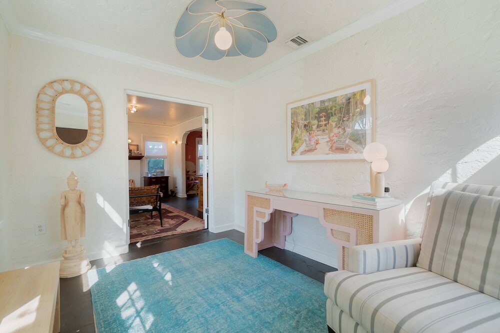 Фото The Palms Cottage Private Pool, Downtown, Beach, The Square