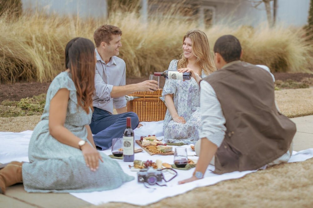 Фото The Louis Hotel