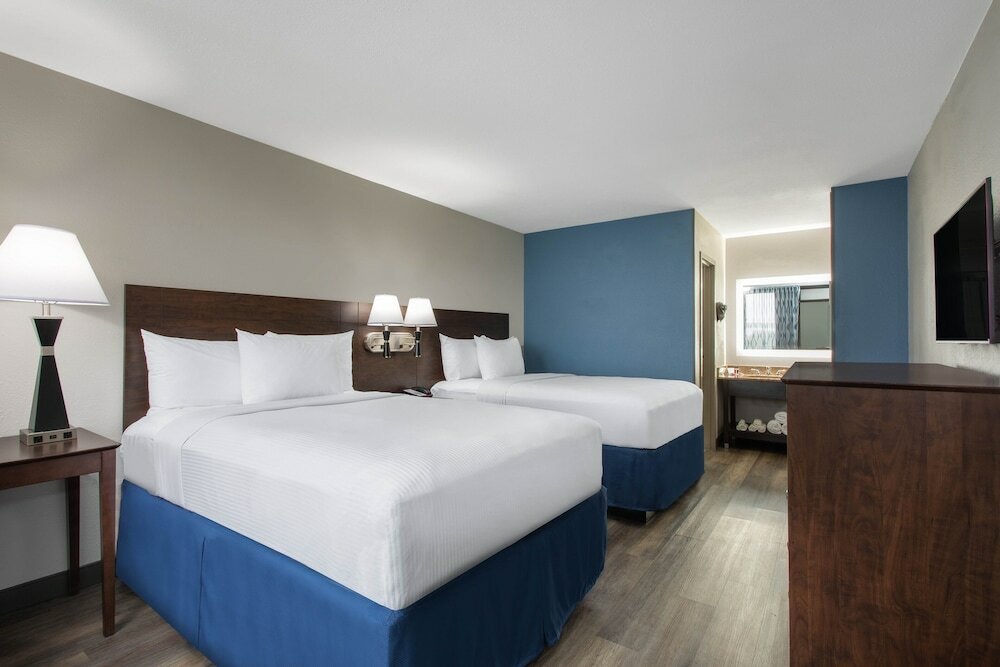 Фото Days Inn by Wyndham Orlando Conv. Center/International Dr