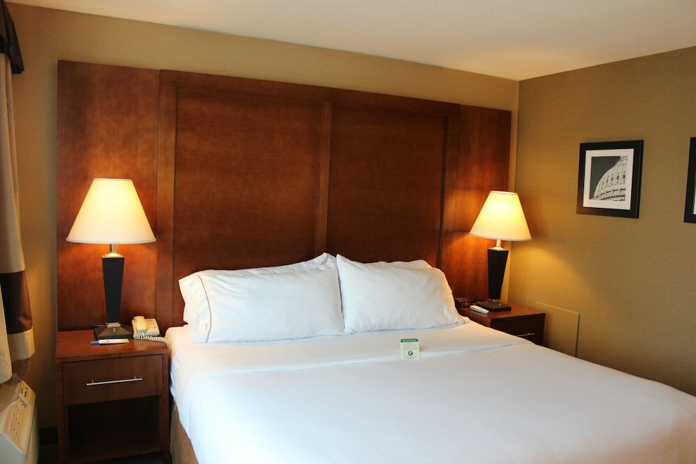 Фото Holiday Inn Express Washington Dc N-Silver Spring, an Ihg Hotel