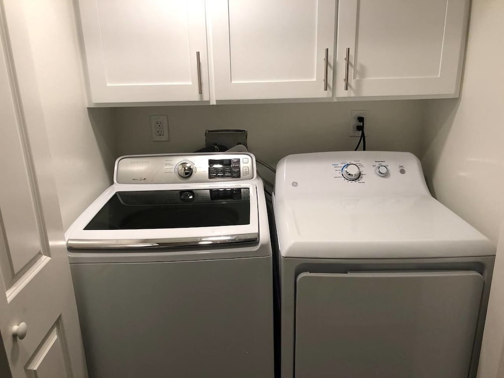 Фото Brand New Modern Luxury 3bdr Townhome In Silver Lake