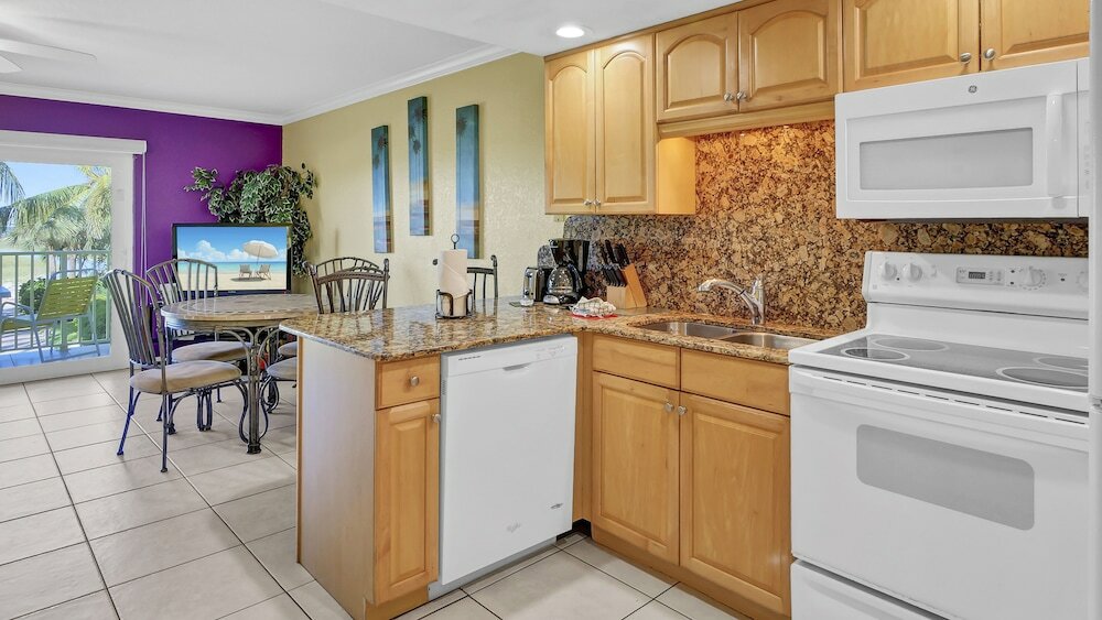 Фото Surf Beach Resort by Sunsational Beach Rentals