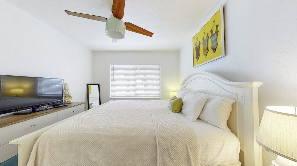 Фото Two Mermaids Resort