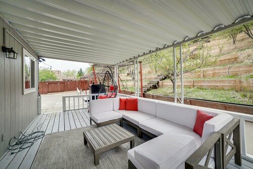 Гостиница Reno Getaway w Spacious Patio & Grill! в Рино