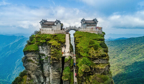 Mountain peak Fenghuang Shan 2570 meters, Guizhou, photo