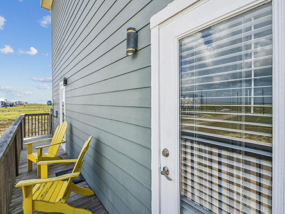 Фото Sand and Sun Beachfront