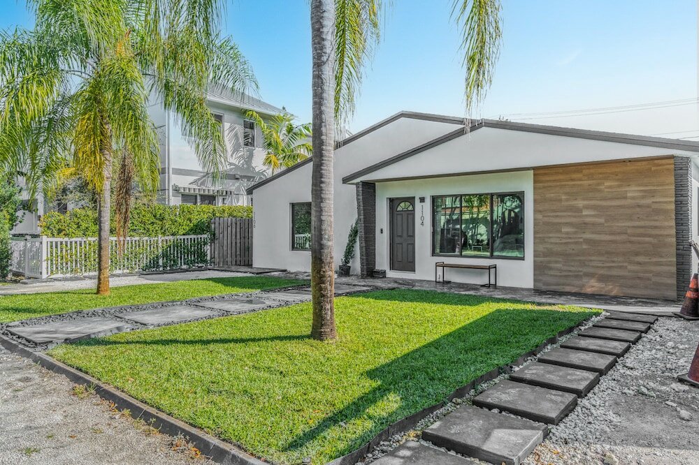 Фото Lauderdale 1 Bedroom Lux by Opus