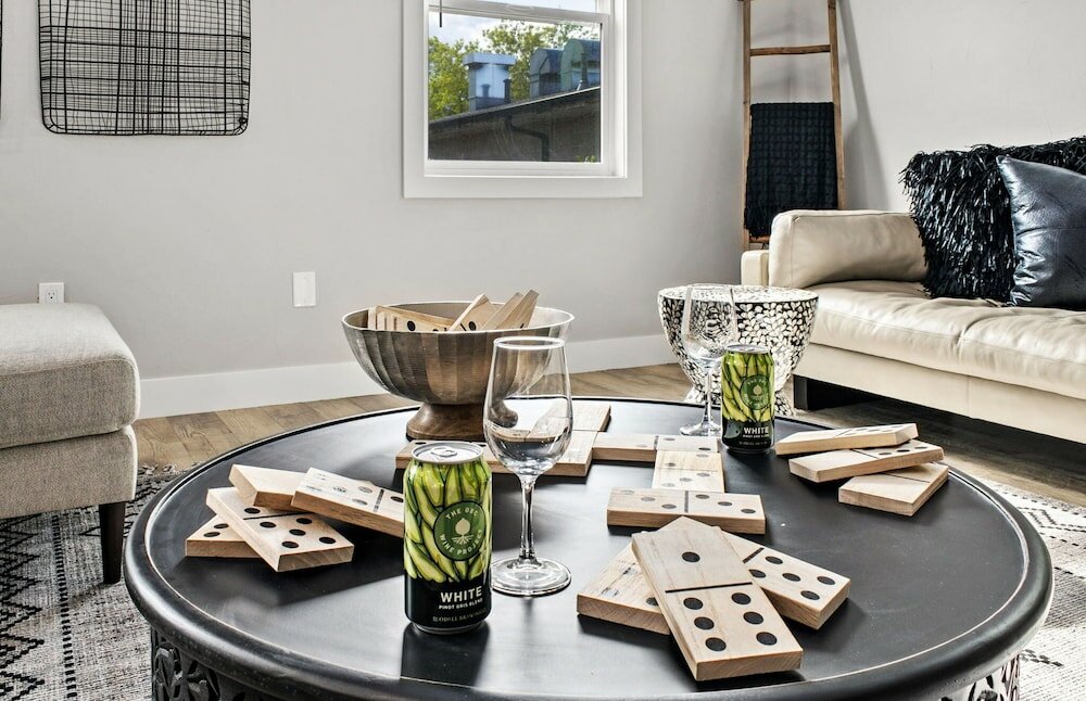 Фото Spacious Downtown Apartment – Walk to Old Town Fc!