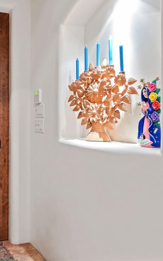 Фото Adobe Dream - Luxury East Side Adobe Home, Light Filled and Spacious