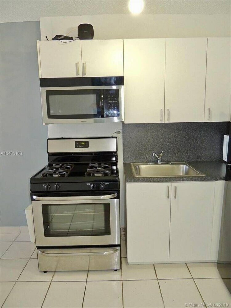 Фото Wow Condo, Middle of South Beach, Block From Ocean