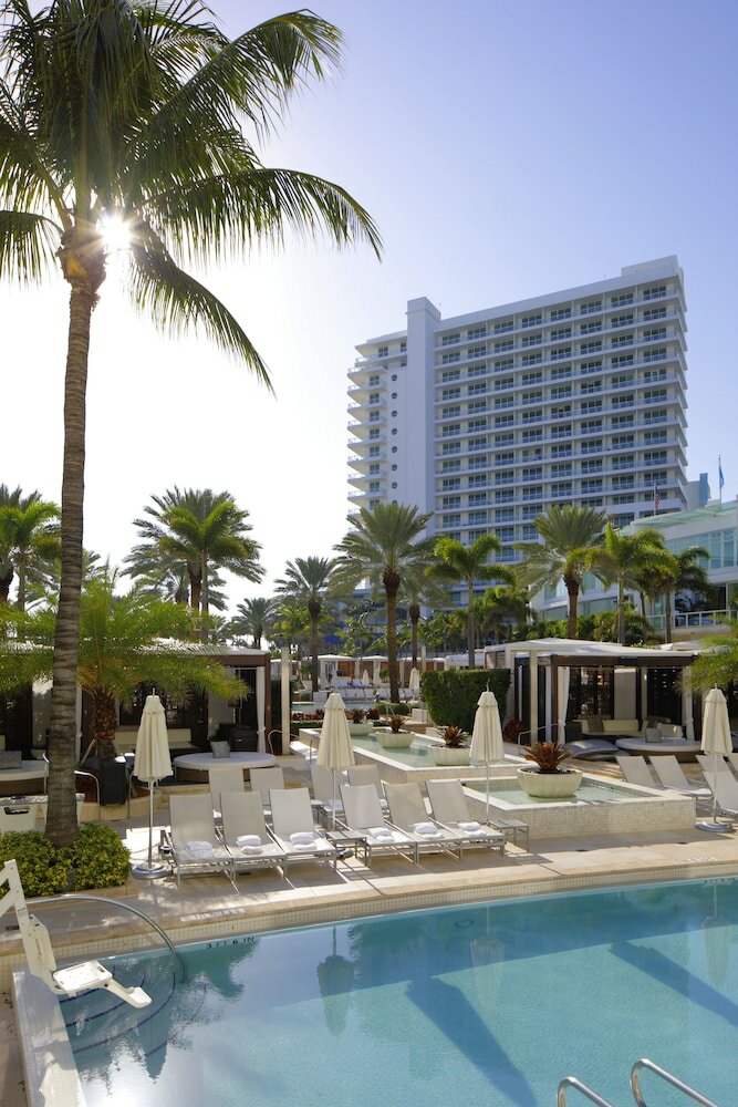 Фото Fontainebleau Miami Beach Private Luxury Suites