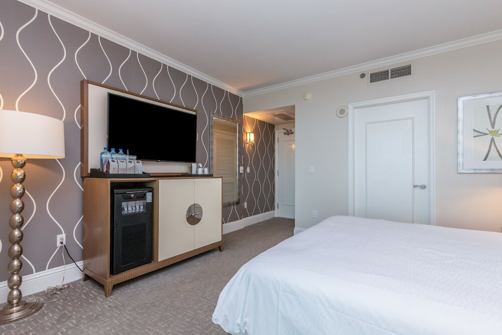 Фото Fontainebleau Miami Beach Private Luxury Suites