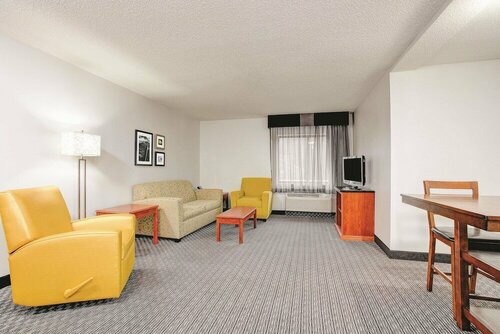 Гостиница La Quinta Inn & Suites by Wyndham Atlanta Roswell