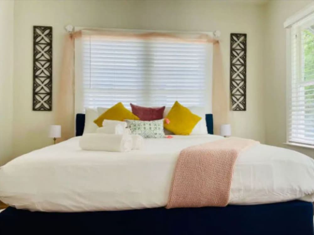 Фото Charming Bungalow Near Historic Downtown