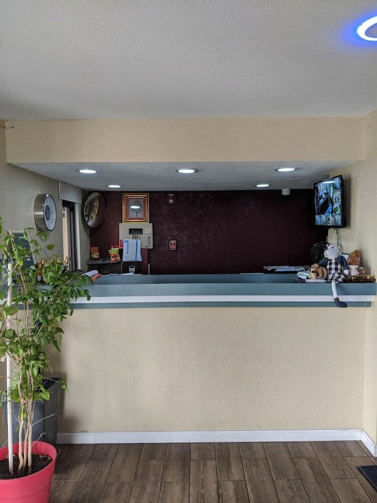 Фото Key West Inn - Montgomery South