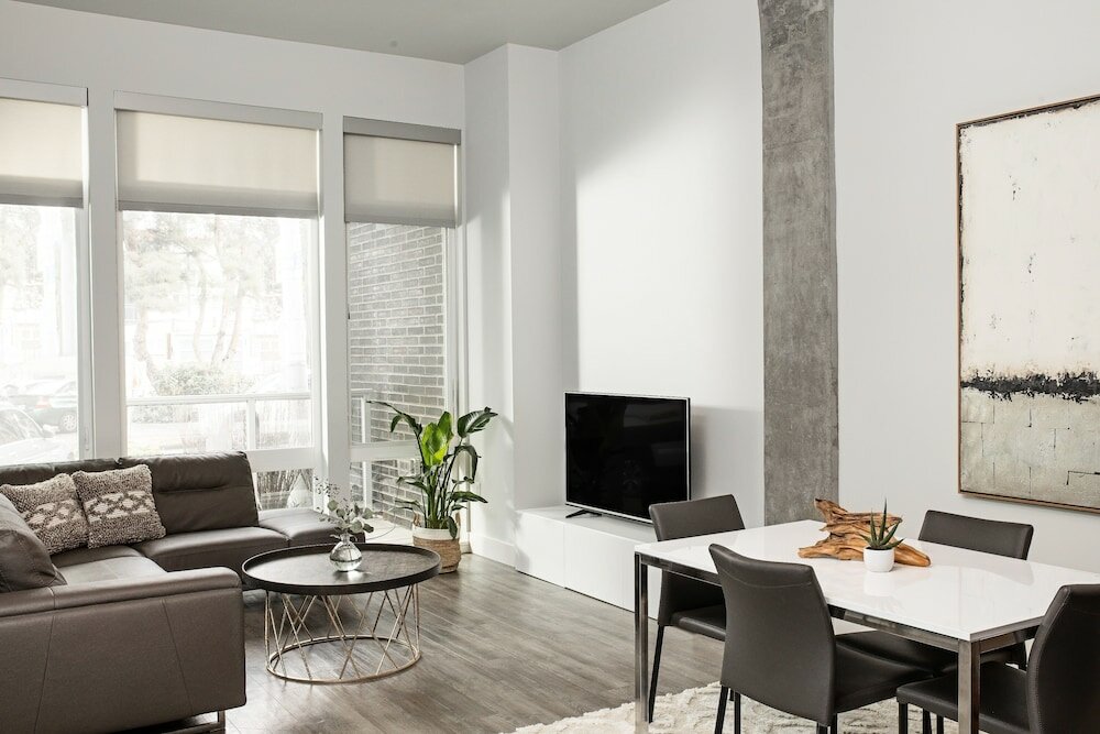 Фото Domicile Suites at Mark on 8th