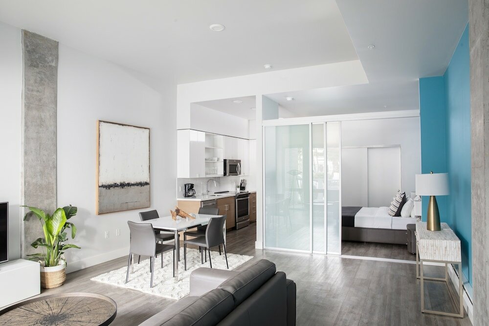 Фото Domicile Suites at Mark on 8th