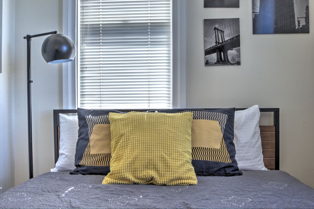 Фото Hosteeva Capitol Hill Condos