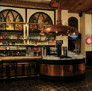 Bochonok (Dostyq kóshesi, 13), bar, pub