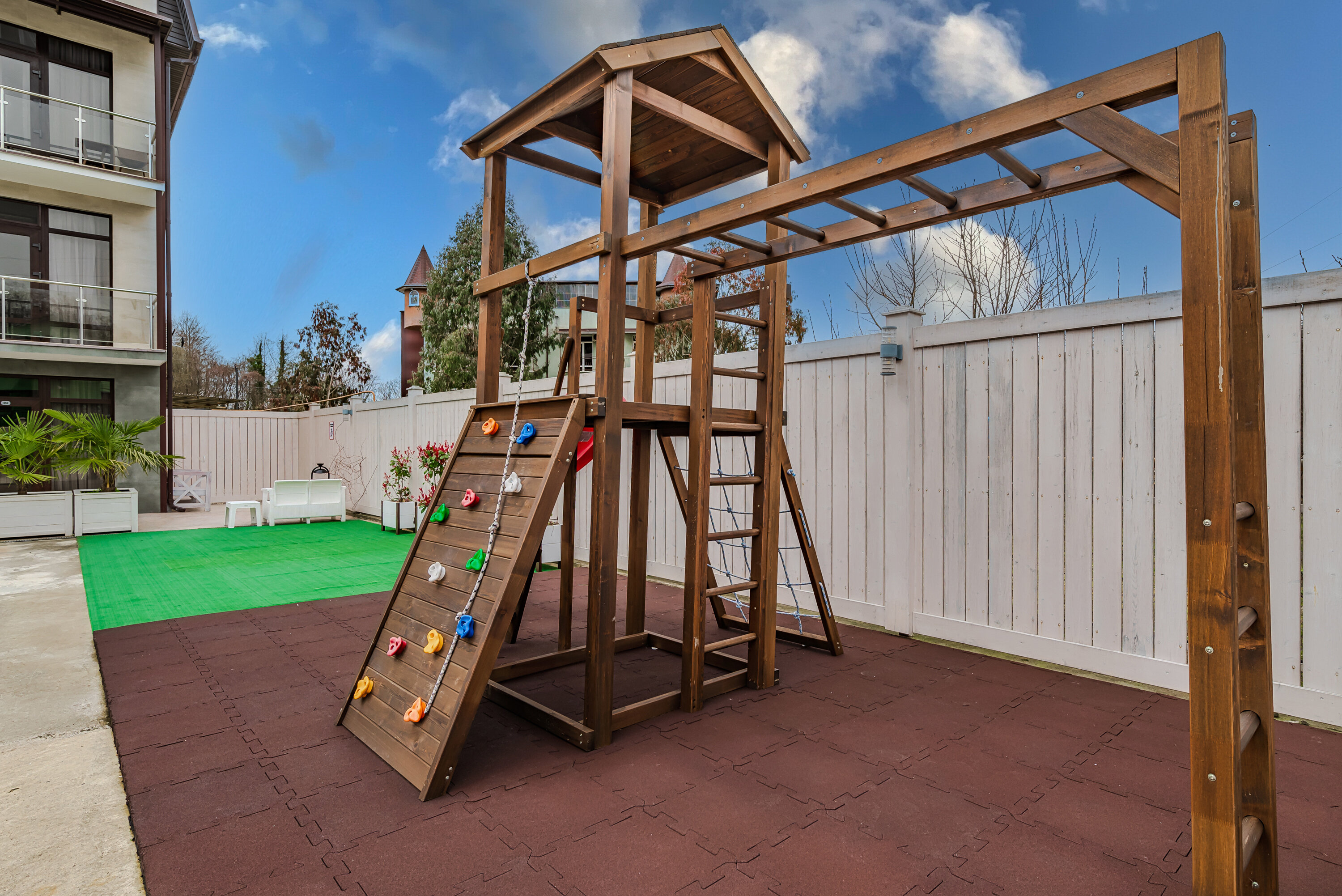 Фото Astra Montale Family