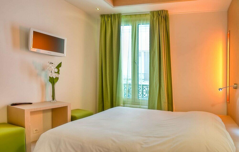 Фото Kyriad Paris 10 - Canal Saint Martin - Republique