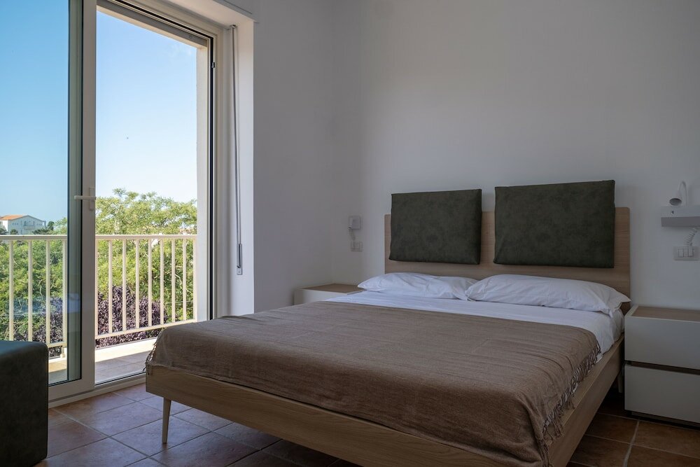 Фото Nautika Suites