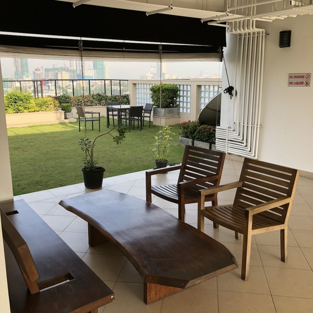 Фото Hedges Court Residencies Colombo City