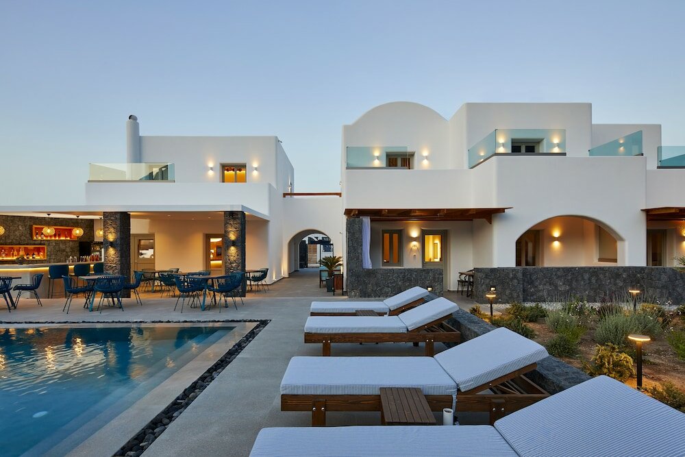 Фото Mountain and Sea Suites