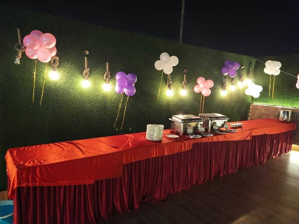 Фото Hotel Wti Airport