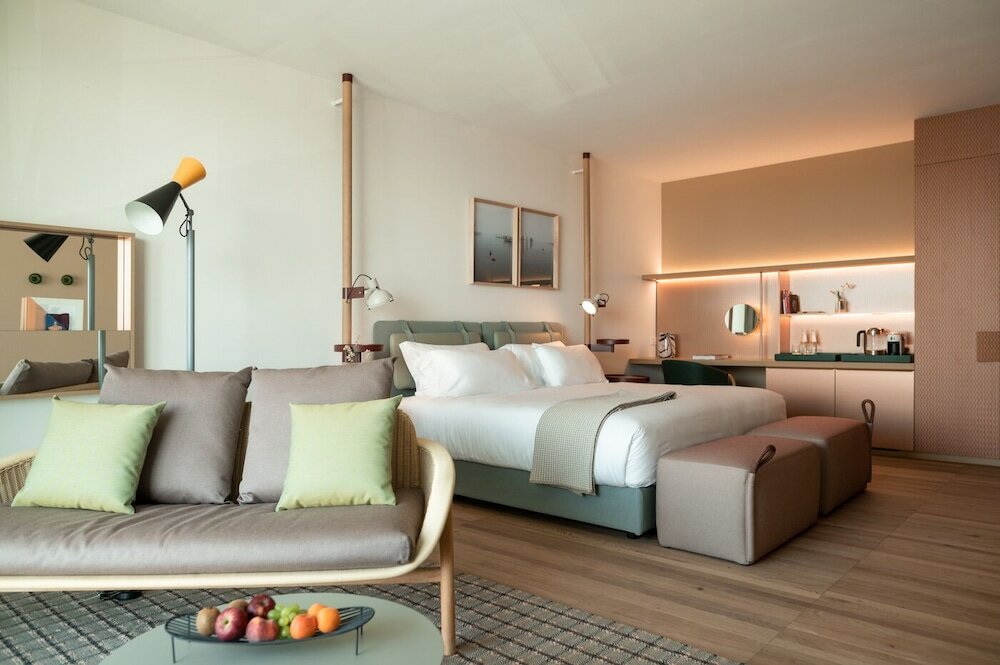 Фото Laguna Faro Suites - Adults Only & Free Beach