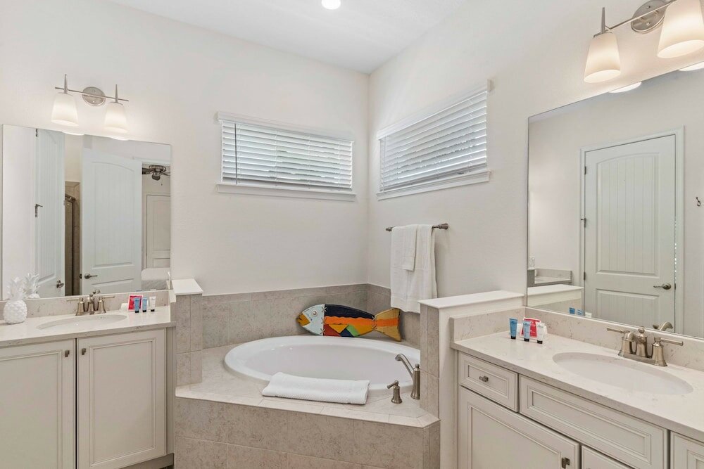 Фото 8000 Lost Shaker Lane