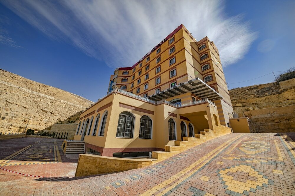 Фото Petra Canyon Hotel