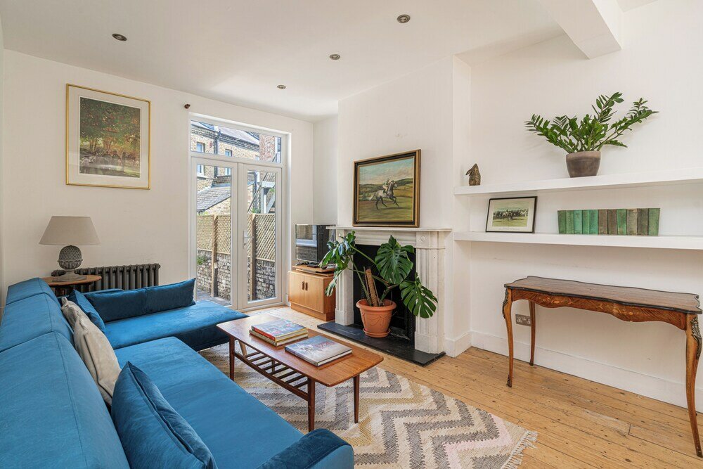 Фото Picturesque house with patio