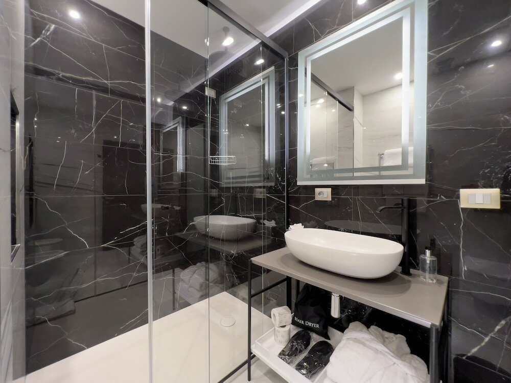 Фото Отель The Guardian