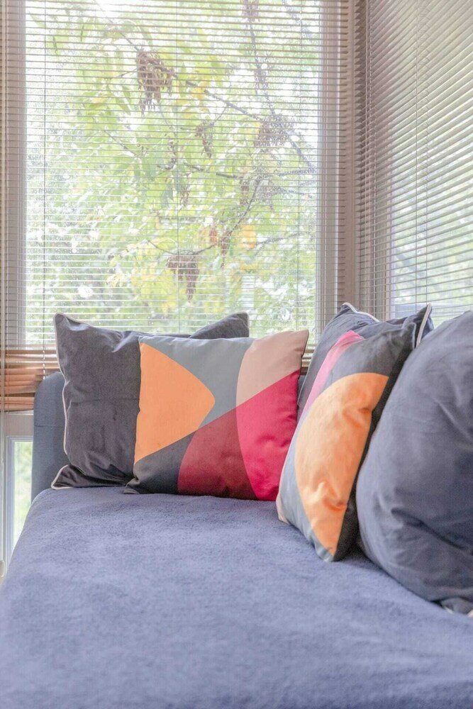 Фото Spacious 2 Bedroom Apartment Near White City