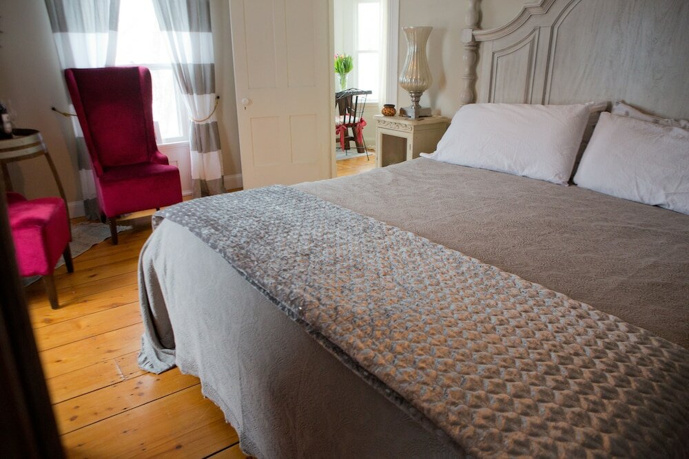 Фото Red Mahone Bed & Breakfast