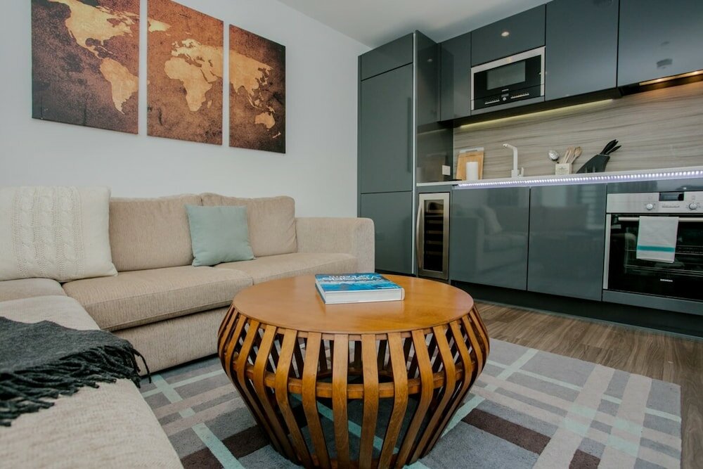 Фото Modern 1 Bedroom Flat in Wandsworth