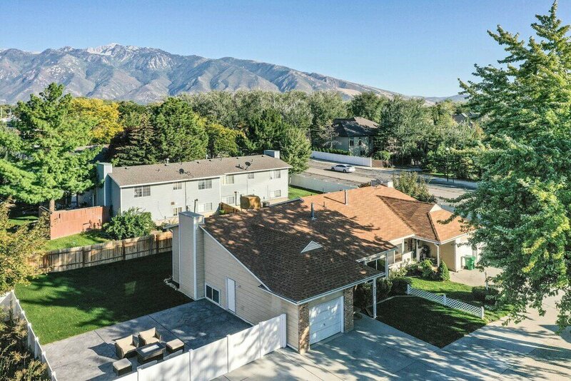Гостиница Salt Lake City Area Home 20mi to Snowbird & Alta в Санди