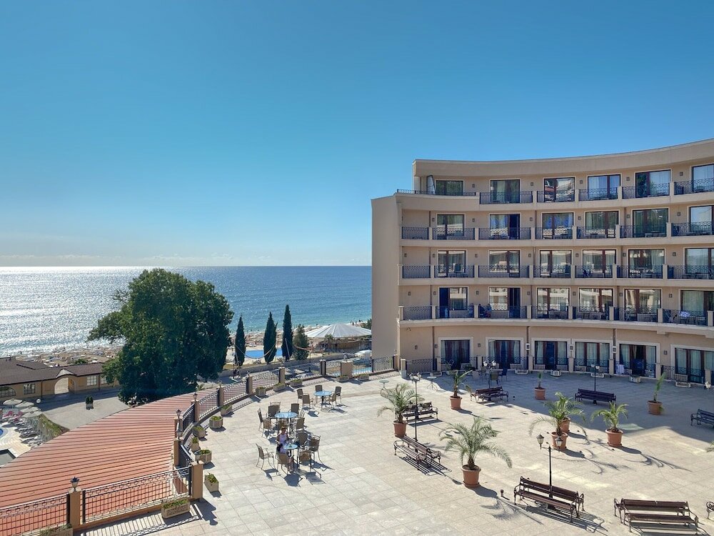 Фото отеля 1