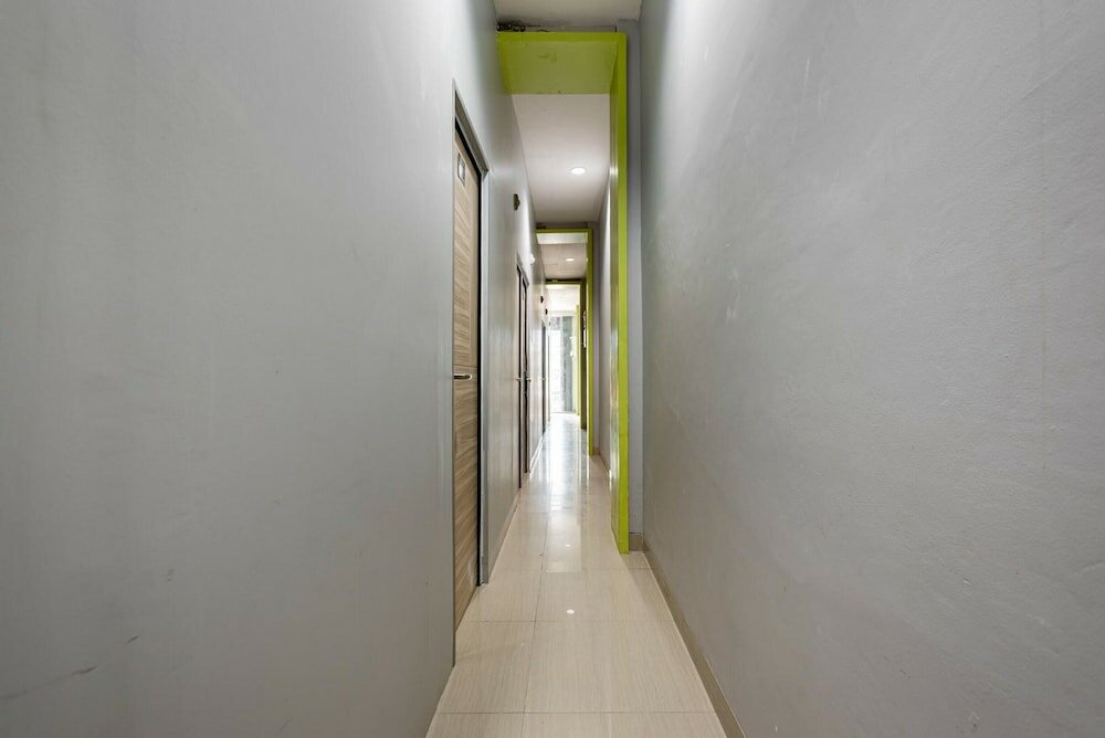 Фото RedDoorz near Tanjung Duren 2